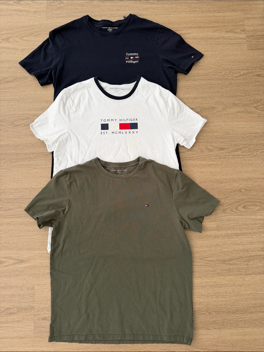 Tommy Hilfiger Men’s Short Lot Bundle 3 Shirts Size L